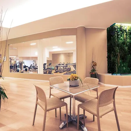 Mercure E فندق 4*