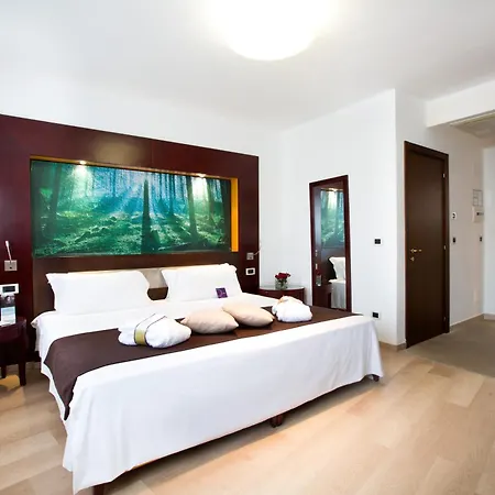 Hotel Mercure E 4*