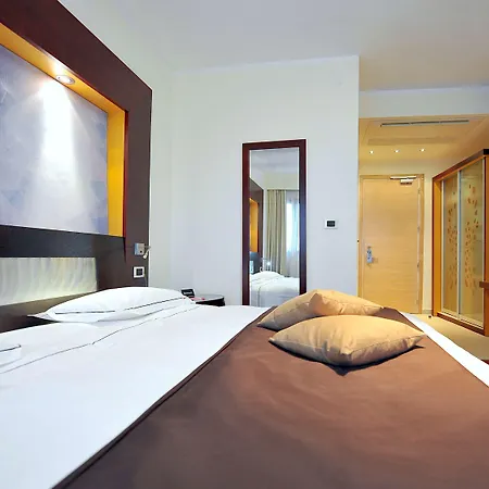 Mercure E فندق