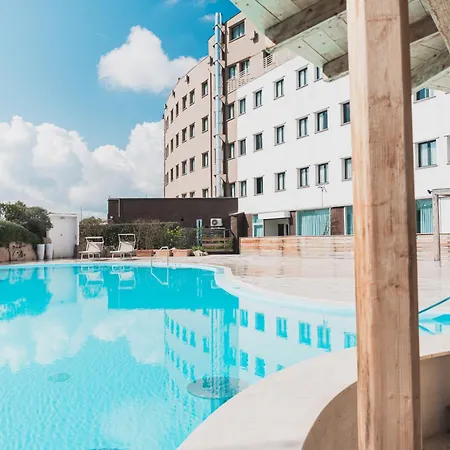 מלון Mercure אולביה