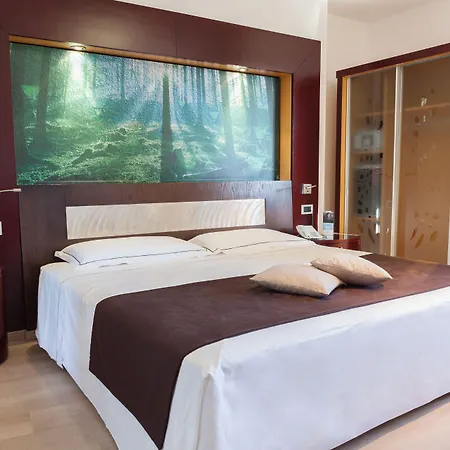 Mercure E فندق 4*