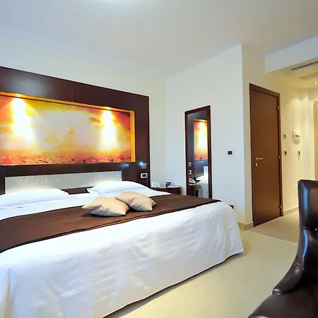 Mercure E فندق 4*