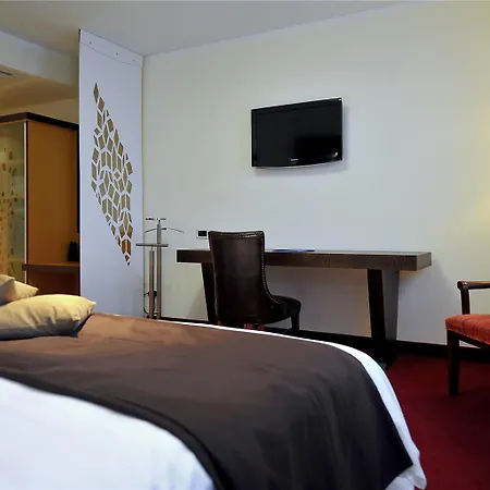 Mercure E فندق 4*